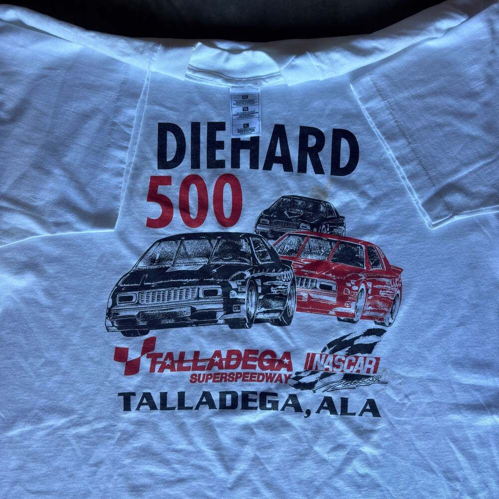 Vintage 90s NASCAR DieHard 500 Talladega Superspeedway Graphic T-Shirt